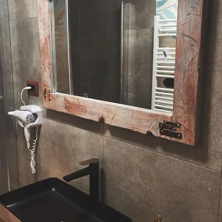 Center Tesla I & Ii *